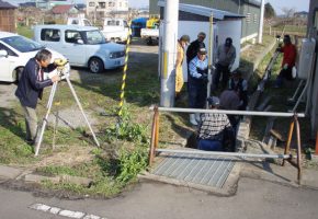 No.09「水路の点検及び機能診断（勾配確認）」上十川地区環境を守る会（黒石市）