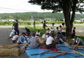 No.28「3世代交流かかしづくり」小山田地域資源保全隊（八戸市）