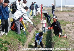 No.33「子供会との協同で実施する水路の清掃作業」大坊みどり会（平川市）